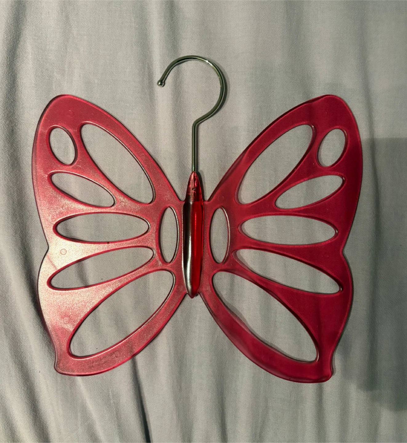 Butterfly-Shaped Clothes Hanger - Pink