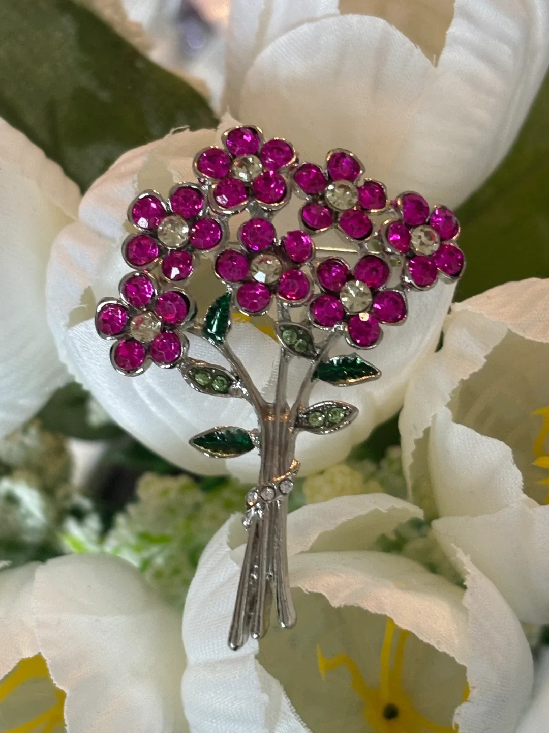 A lovely Flower Bouquet Brooch - Pink and Silver