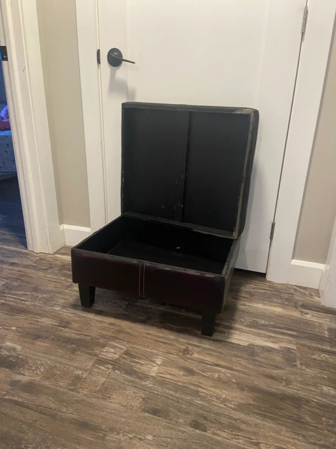 Storage ottoman image indicator(2)