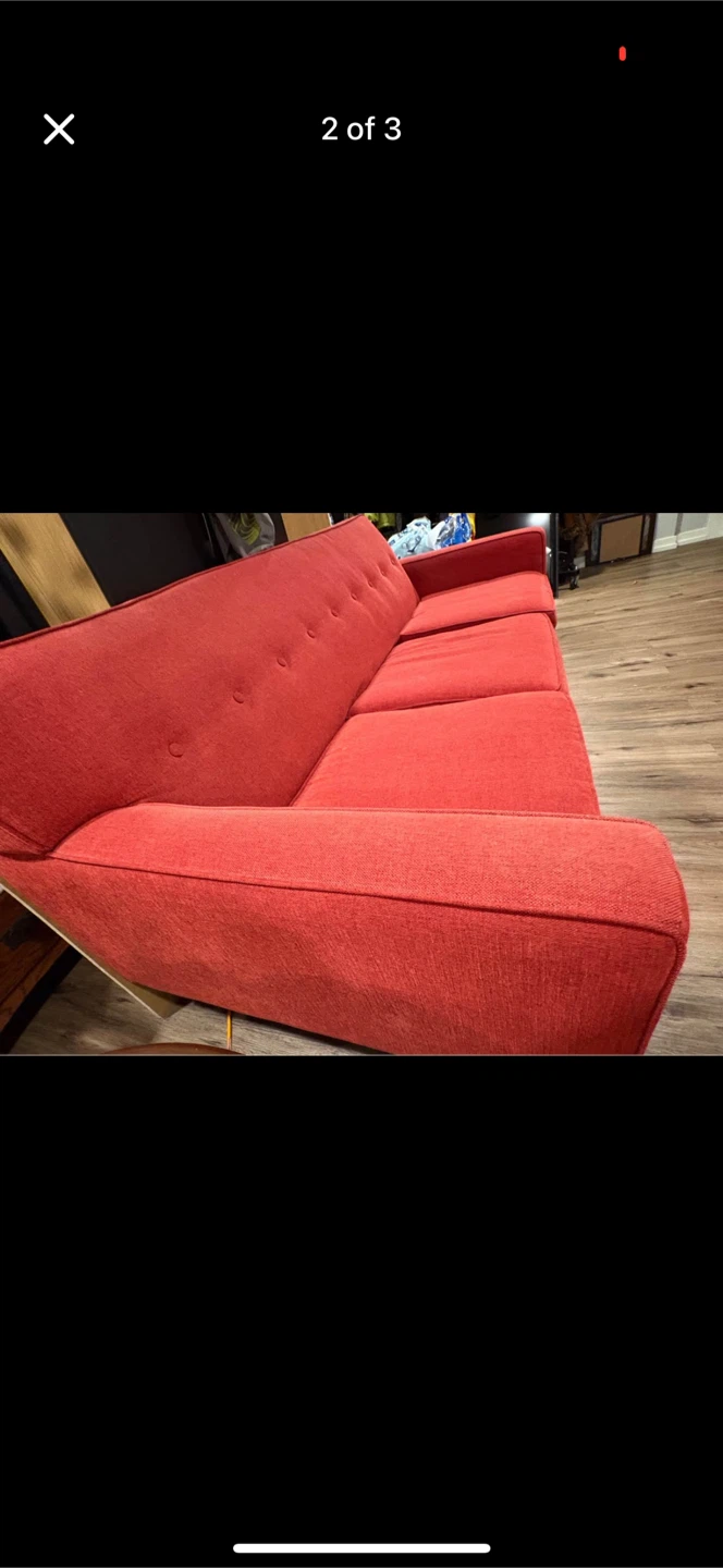 Red couch like new - photo 2