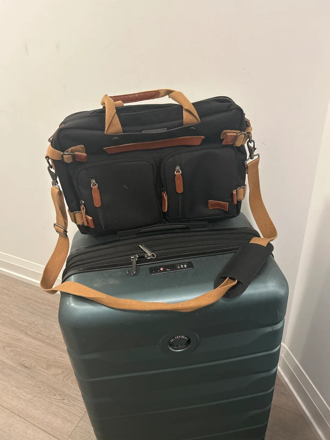 NOVAGO Convertible Briefcase Backpack image indicator(7)