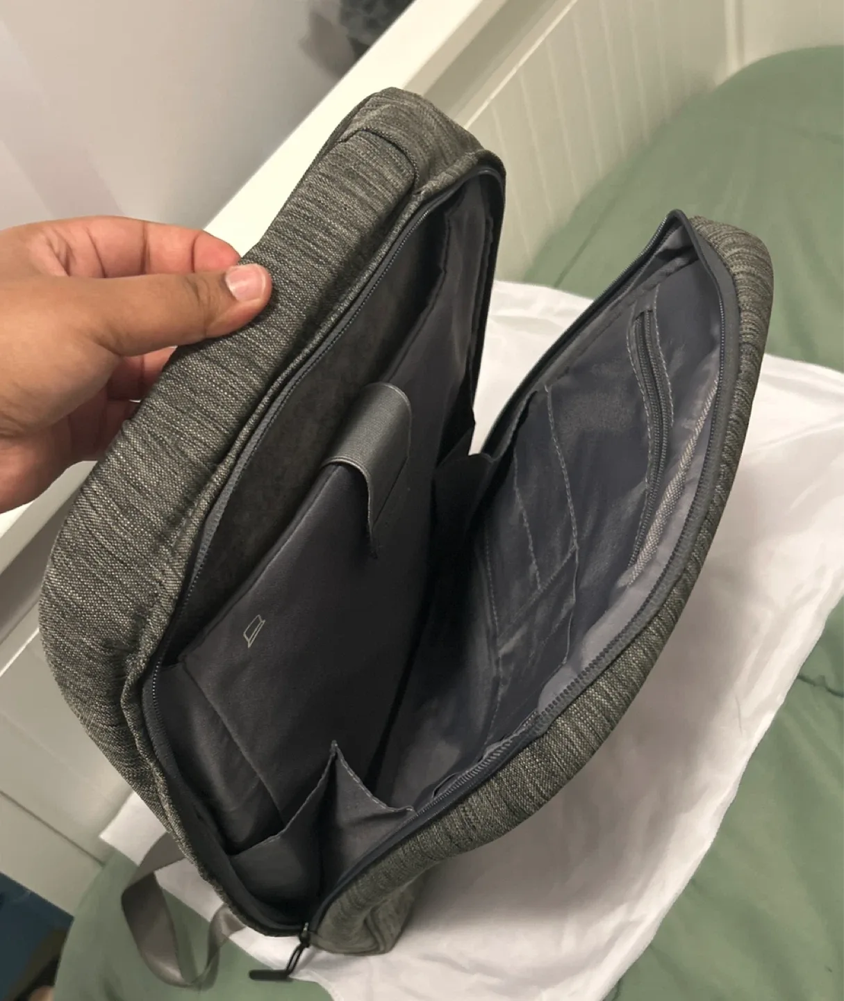 Gray Backpack image indicator(2)