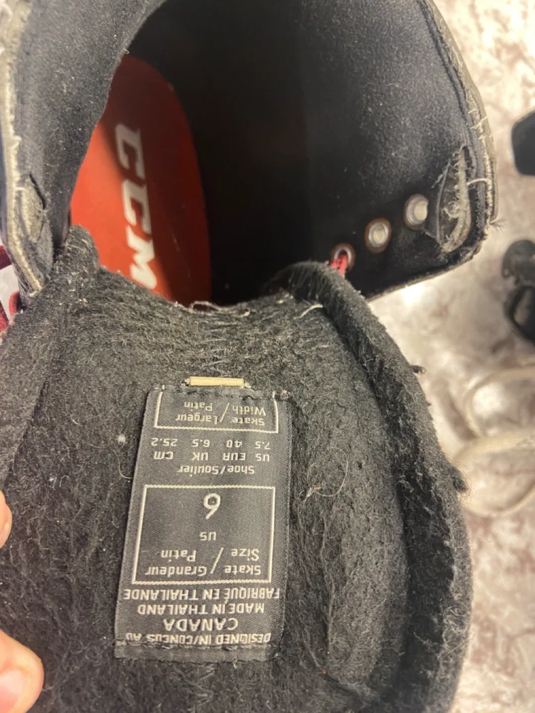 Men’s size 6 CCM skates image indicator(4)