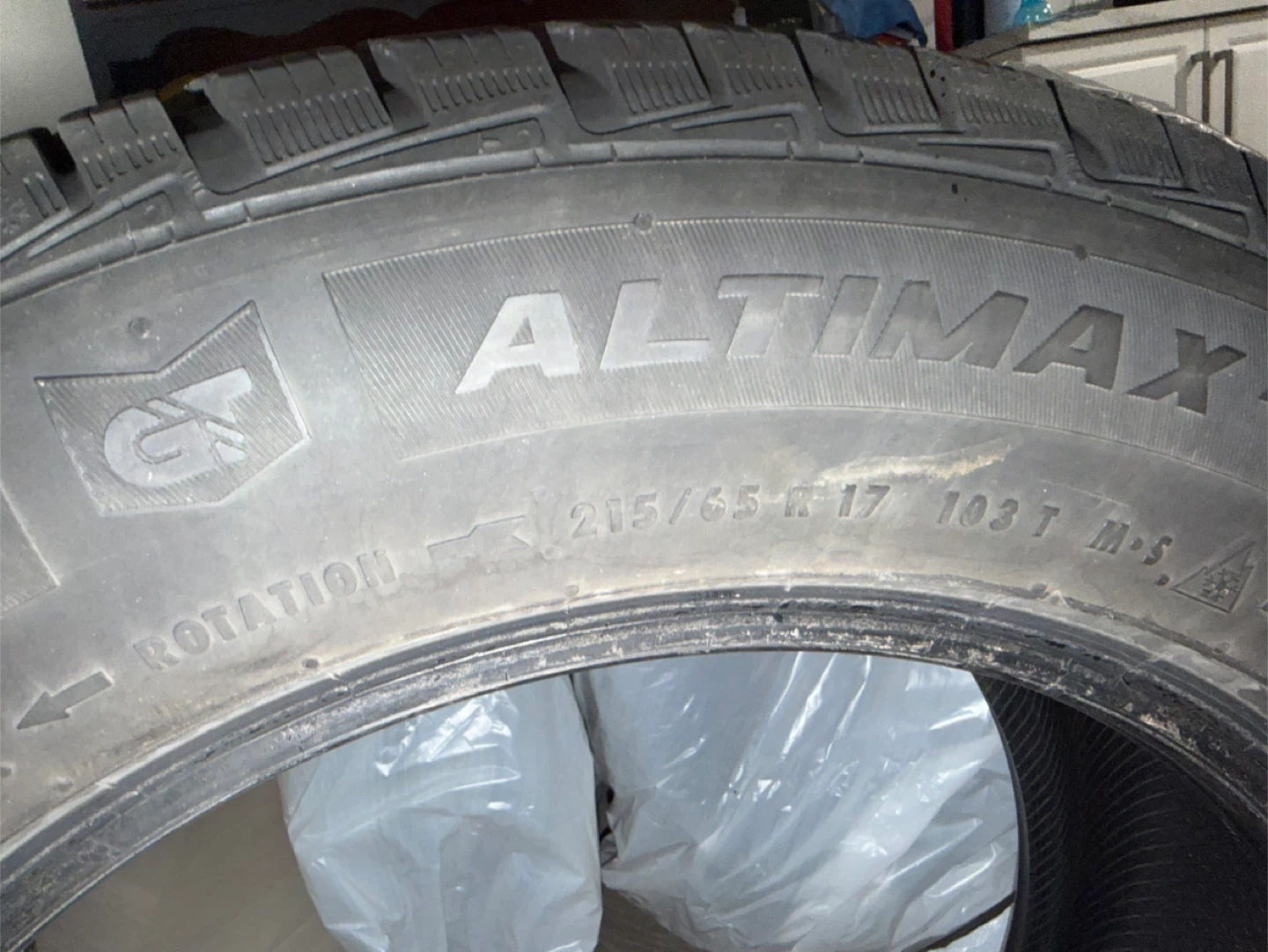General Altimax Arctic 13 Winter Tire 215/65R17 - photo 2