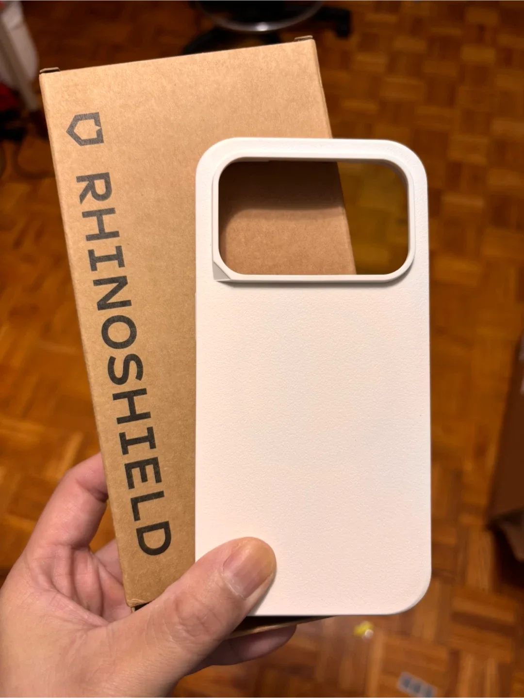 iPhone 17 Pro RhinoShield & Slim Benks Cases image indicator(3)