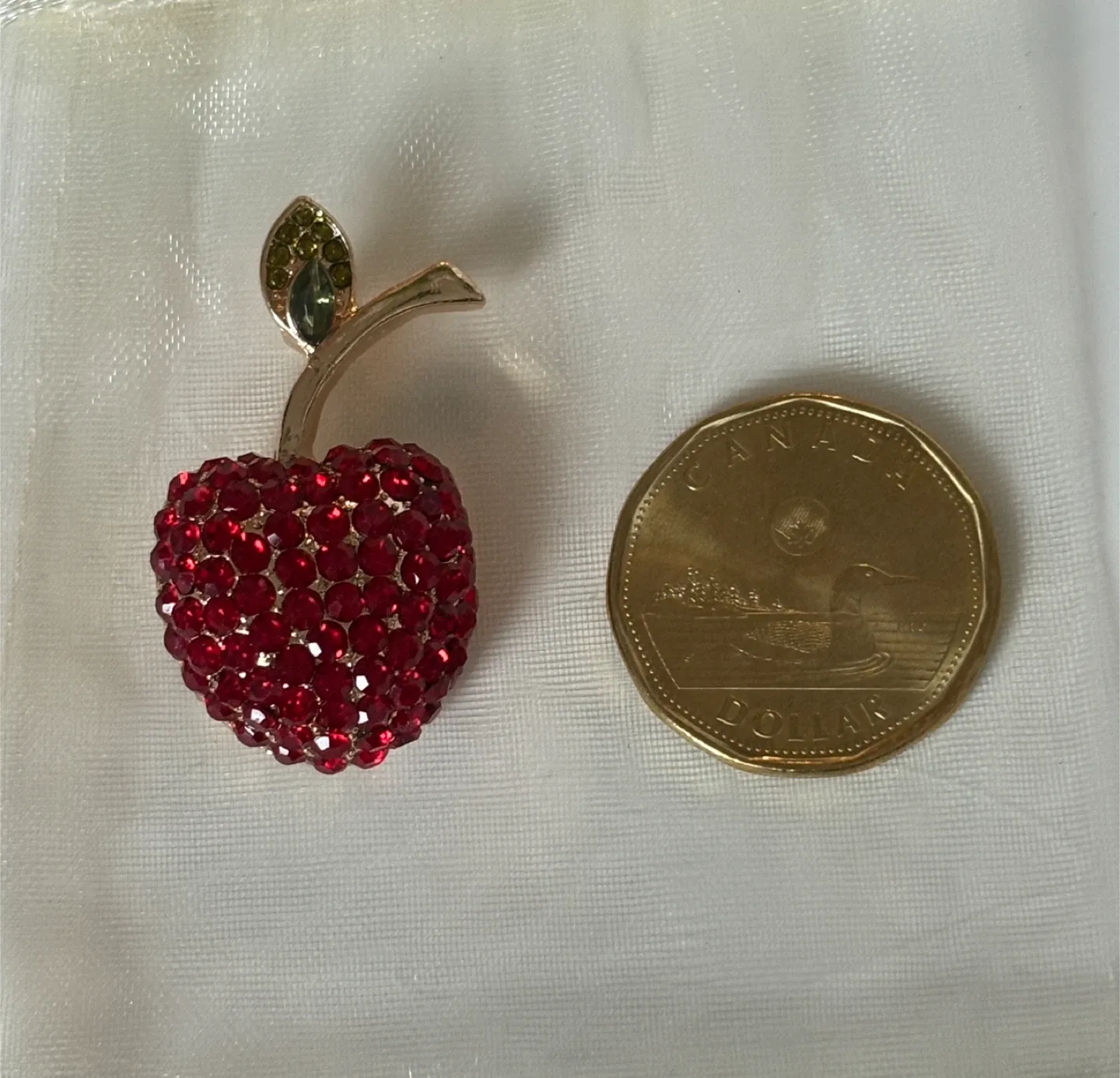 A Cute Red Apple Rhinestone Brooch! image indicator(4)