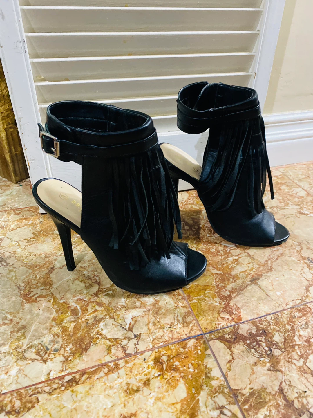 Ladies heels 👠 / sandals (like new)
