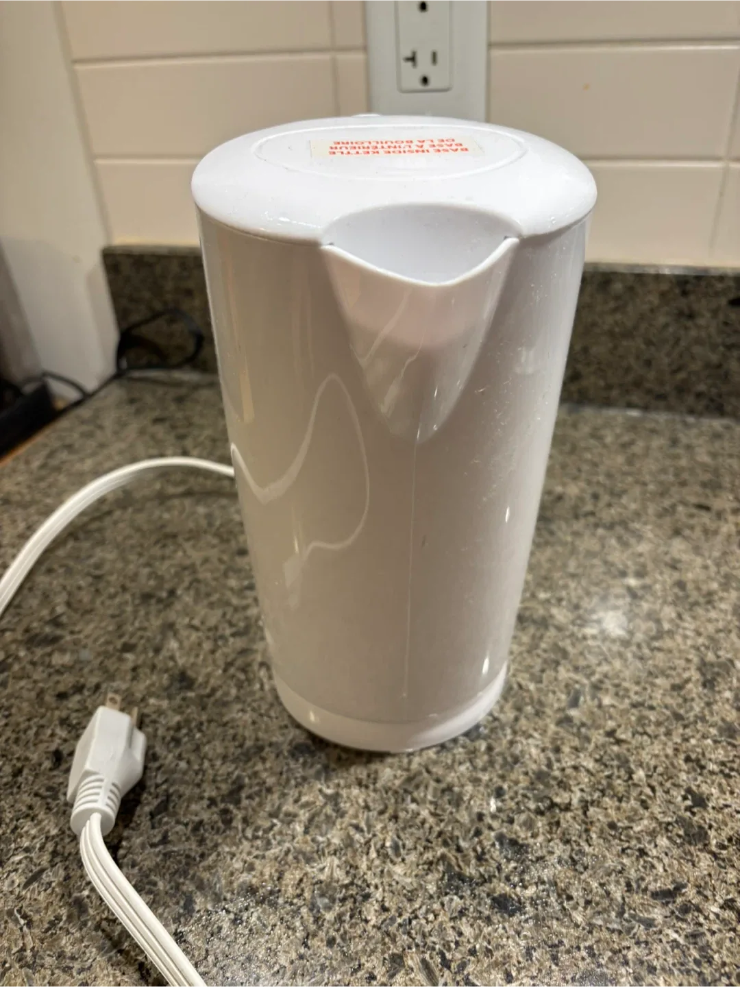 Salton Electric Kettle - White image indicator(2)