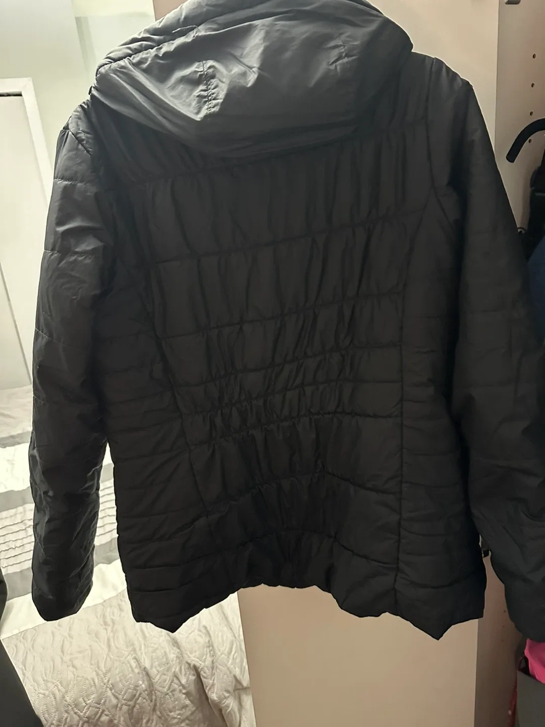 Columbia Black Puffer Jacket - Size M image indicator(2)