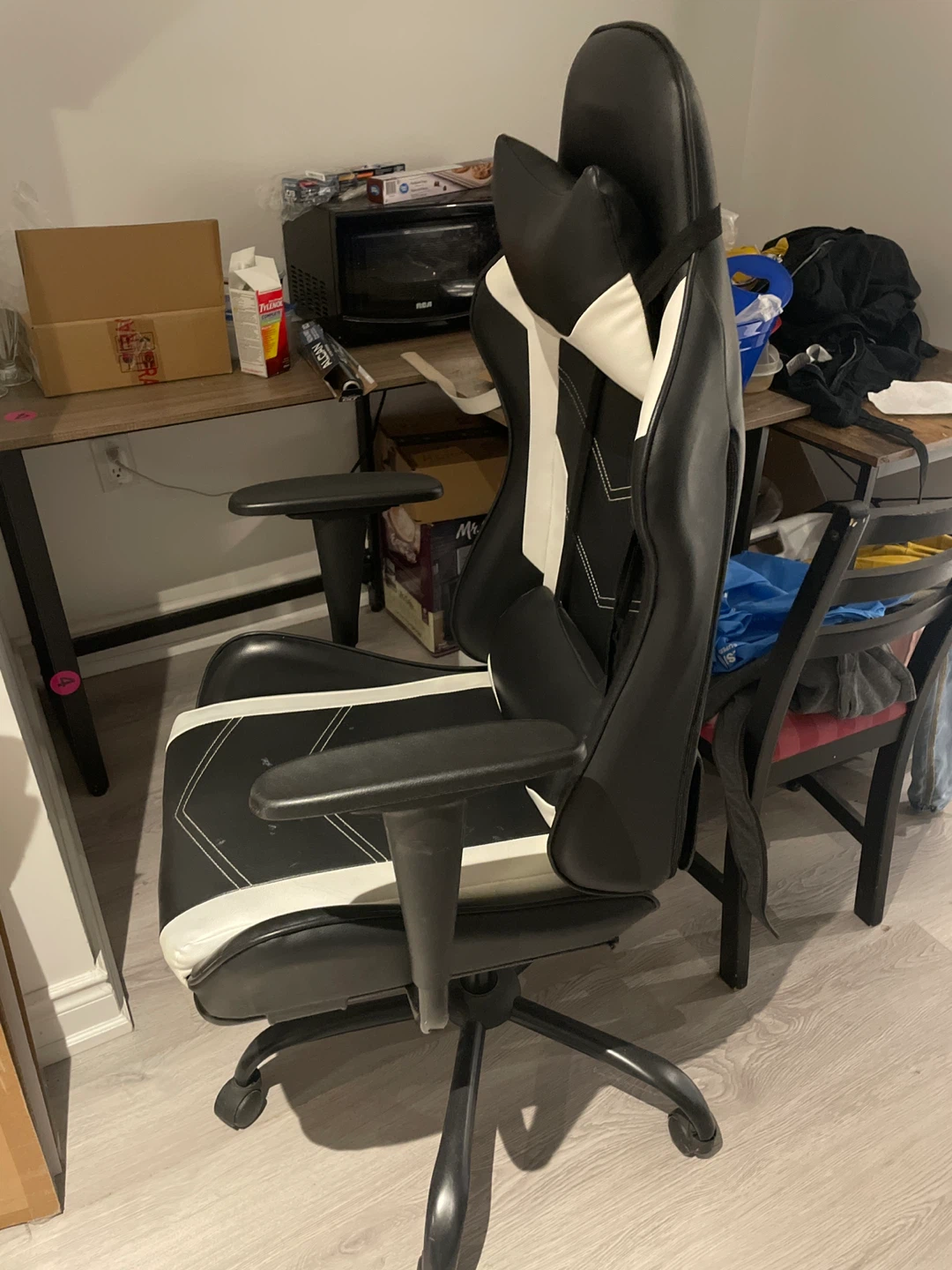 Black and White Gaming Chair - photo 3