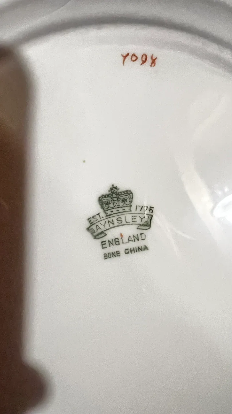 Aynsley England Bone China Plate image indicator(2)