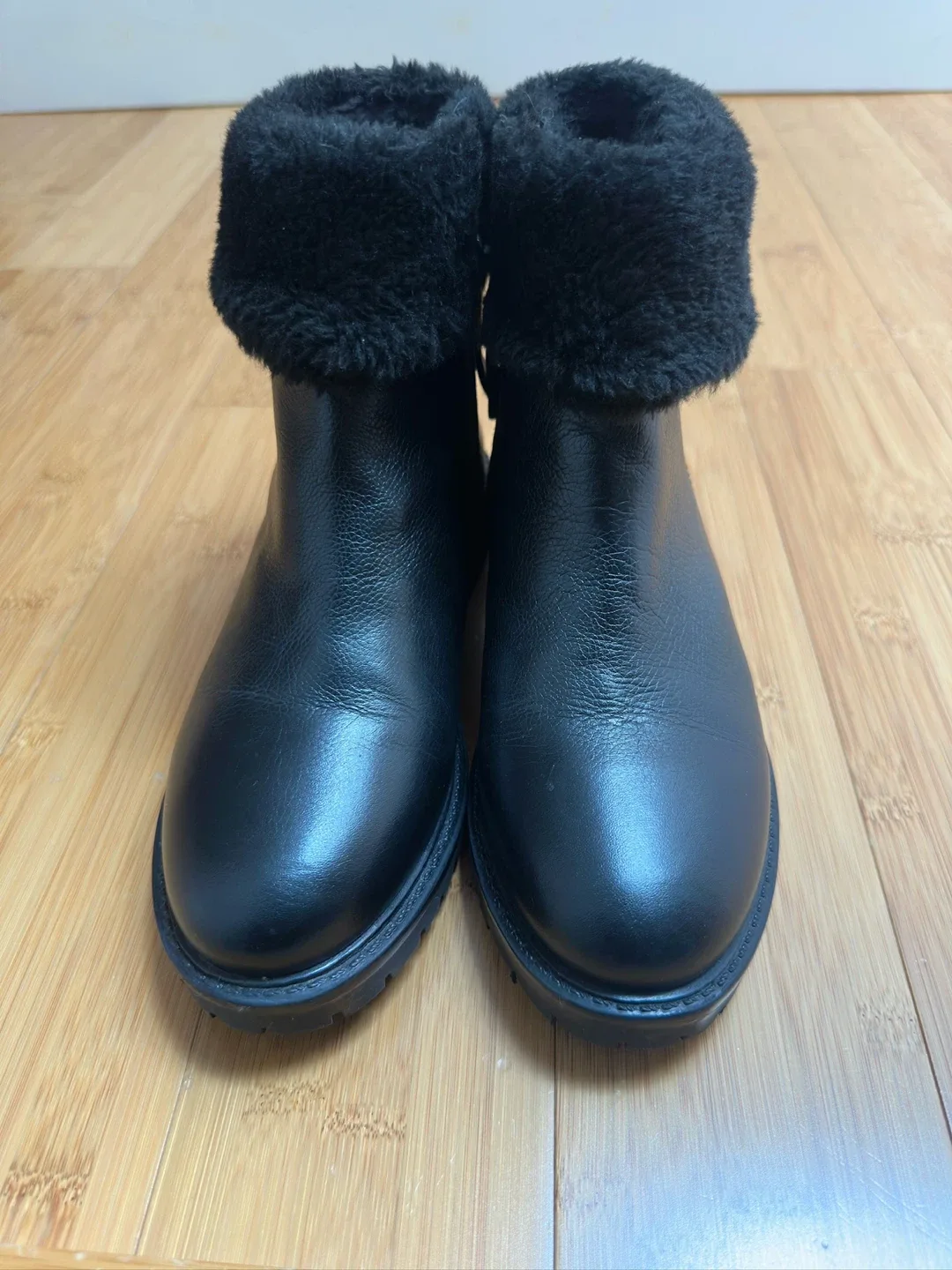 Blondo Waterproof Black Leather Ankle Boots image indicator(3)