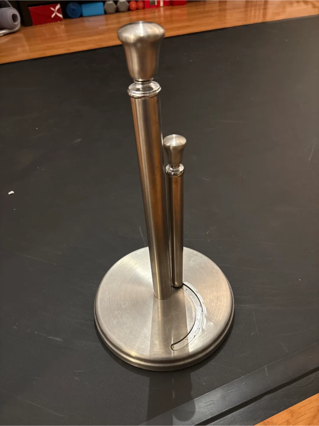 Metal Paper Towel Holder image indicator(2)