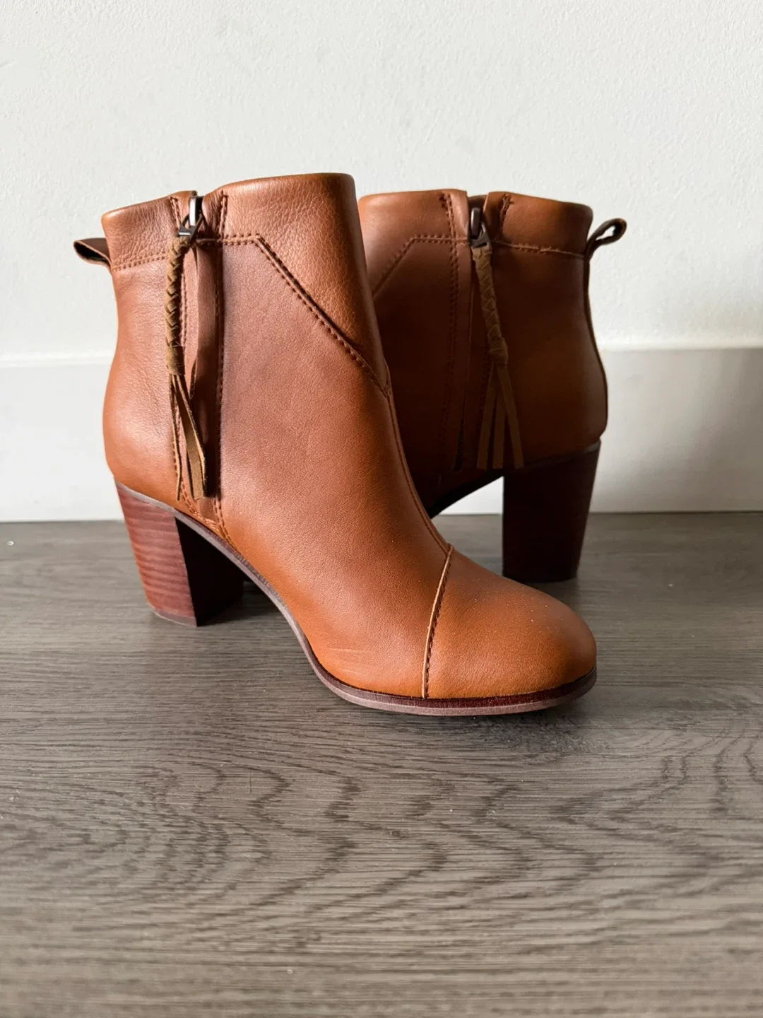 Toms Women Brown Leather Ankle Boots image indicator(4)