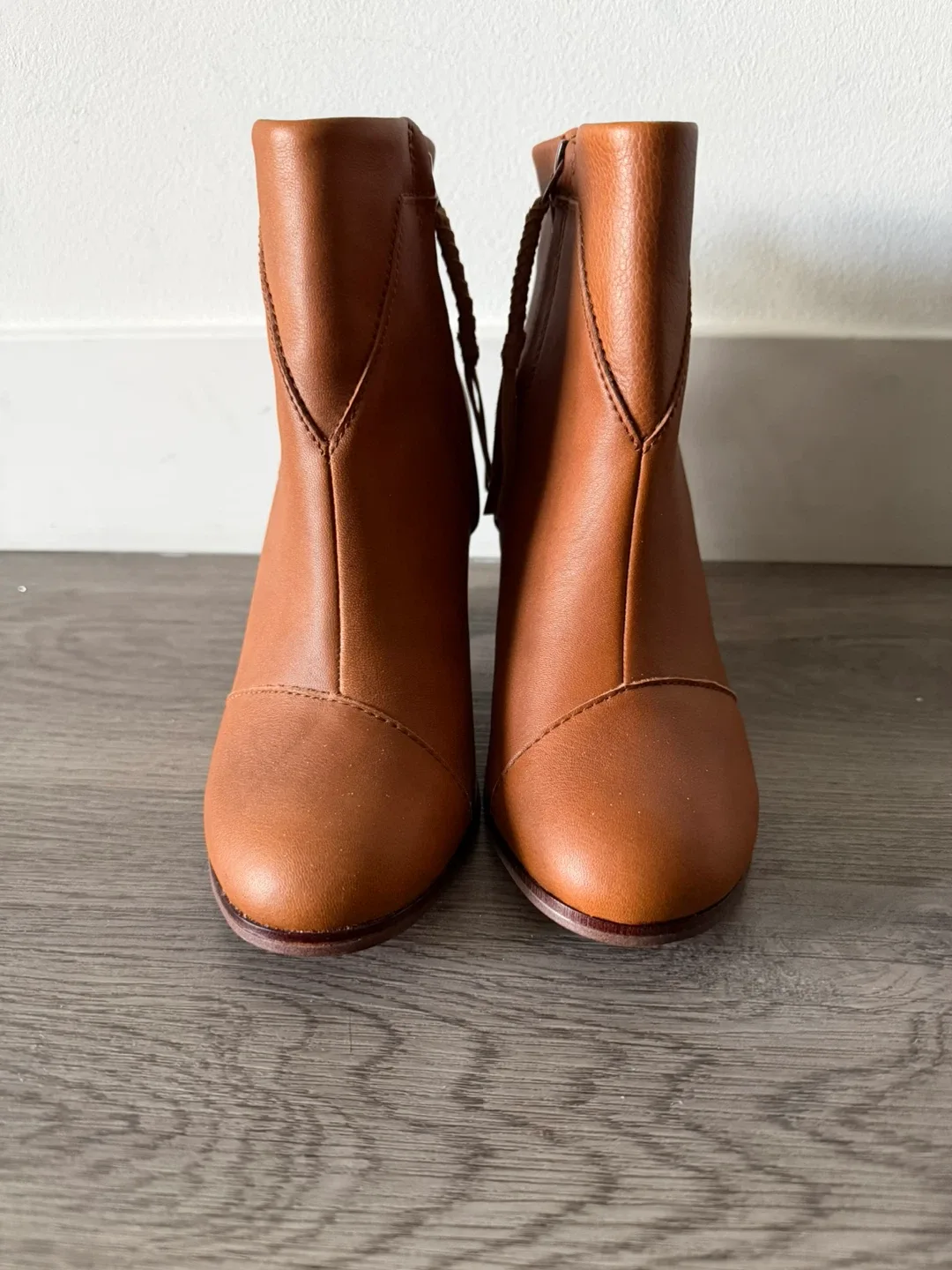 Toms Women Brown Leather Ankle Boots image indicator(2)