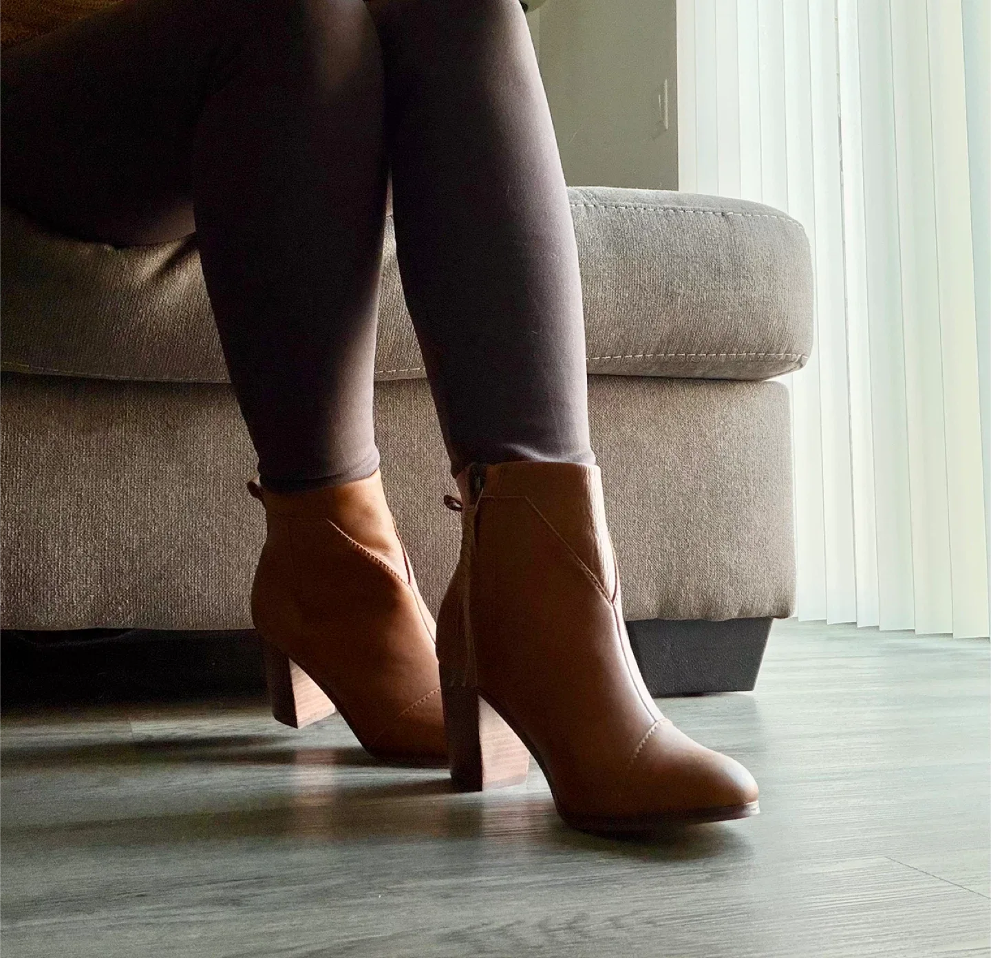 Toms Women Brown Leather Ankle Boots image indicator(3)