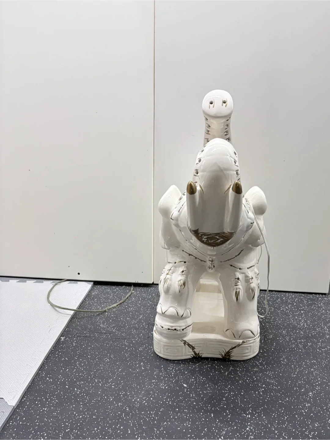 Vintage Porcelain White Elephant Decor image indicator(5)