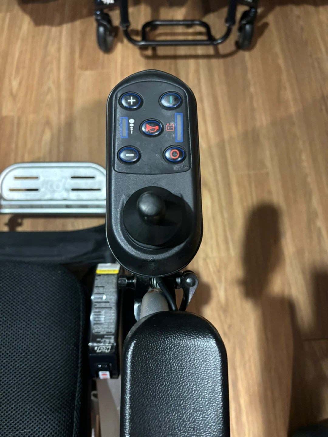 Electric Wheelchair - Lightweight & Portable - photo 2