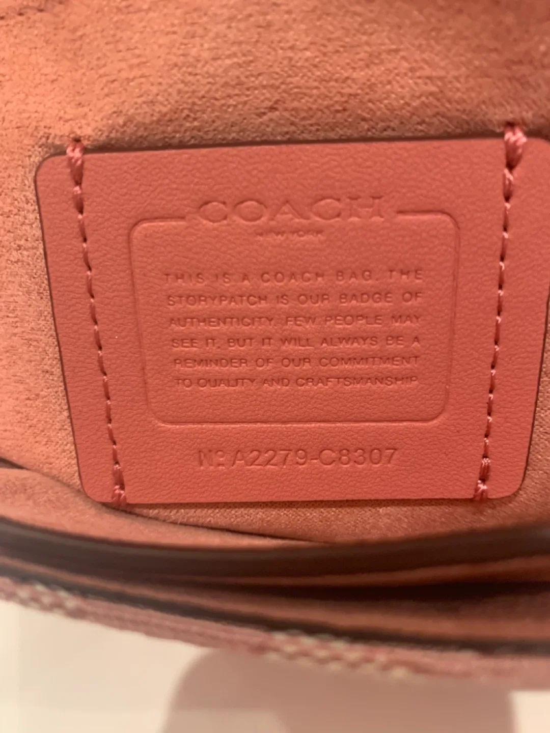🩷Coach Pink Leather Signature Lonie Shoulder Bag 🎀 image indicator(2)