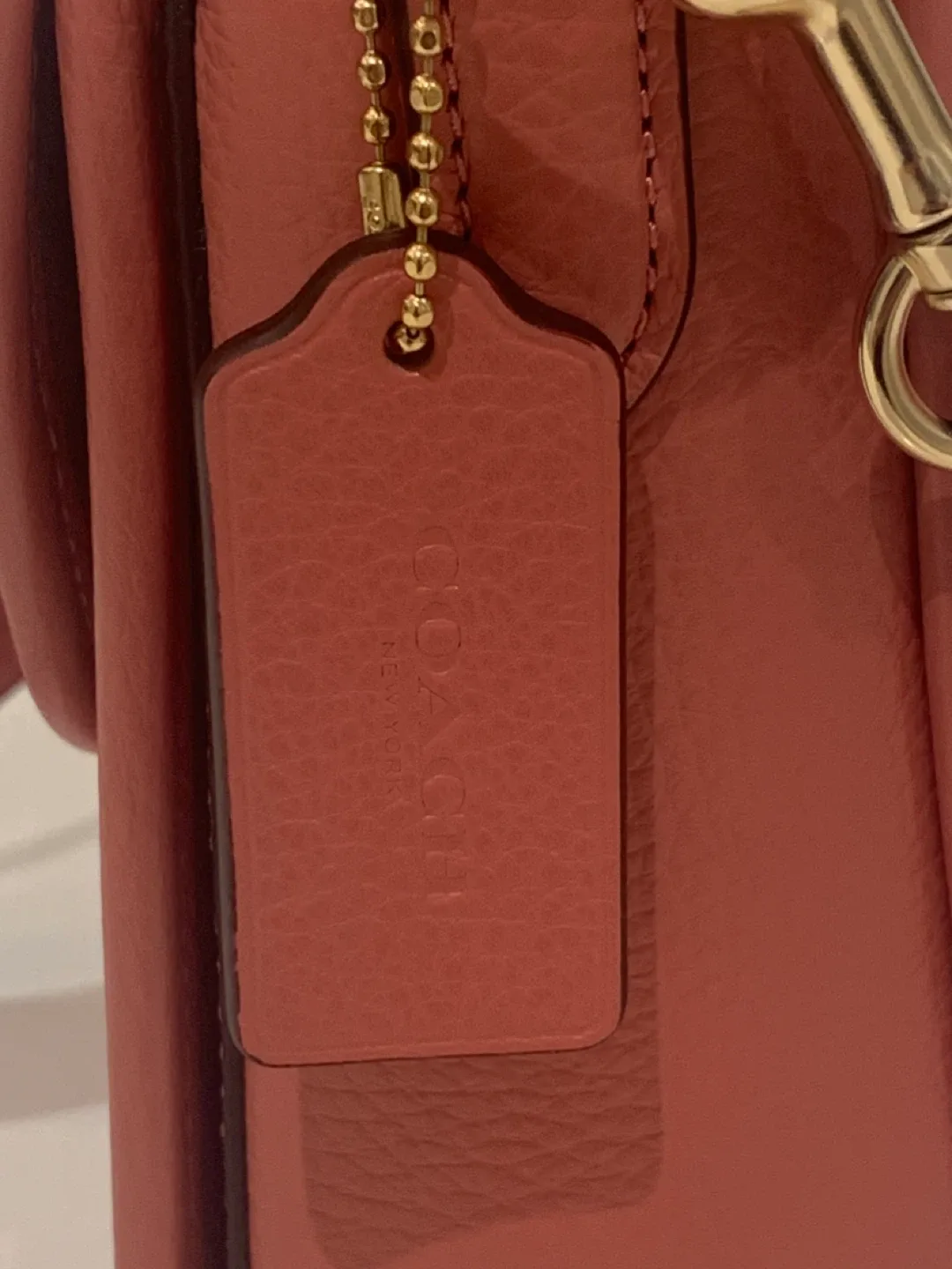 🩷Coach Pink Leather Signature Lonie Shoulder Bag 🎀 image indicator(10)