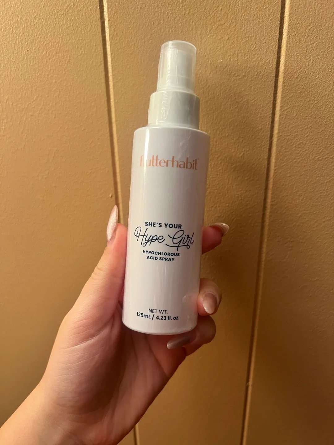 Flutterhabit Hype Girl Hypochlorous Acid Spray (New) image indicator(7)