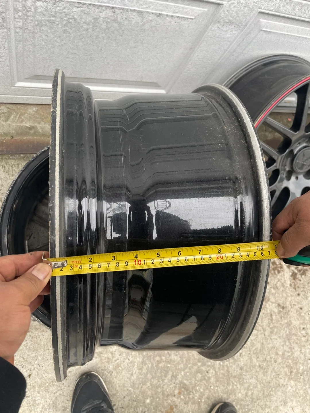 Set of 4 Black Rims - 20 inch image indicator(2)