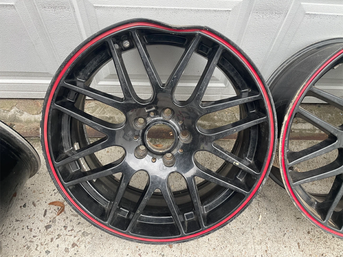 Set of 4 Black Rims - 20 inch - photo 4