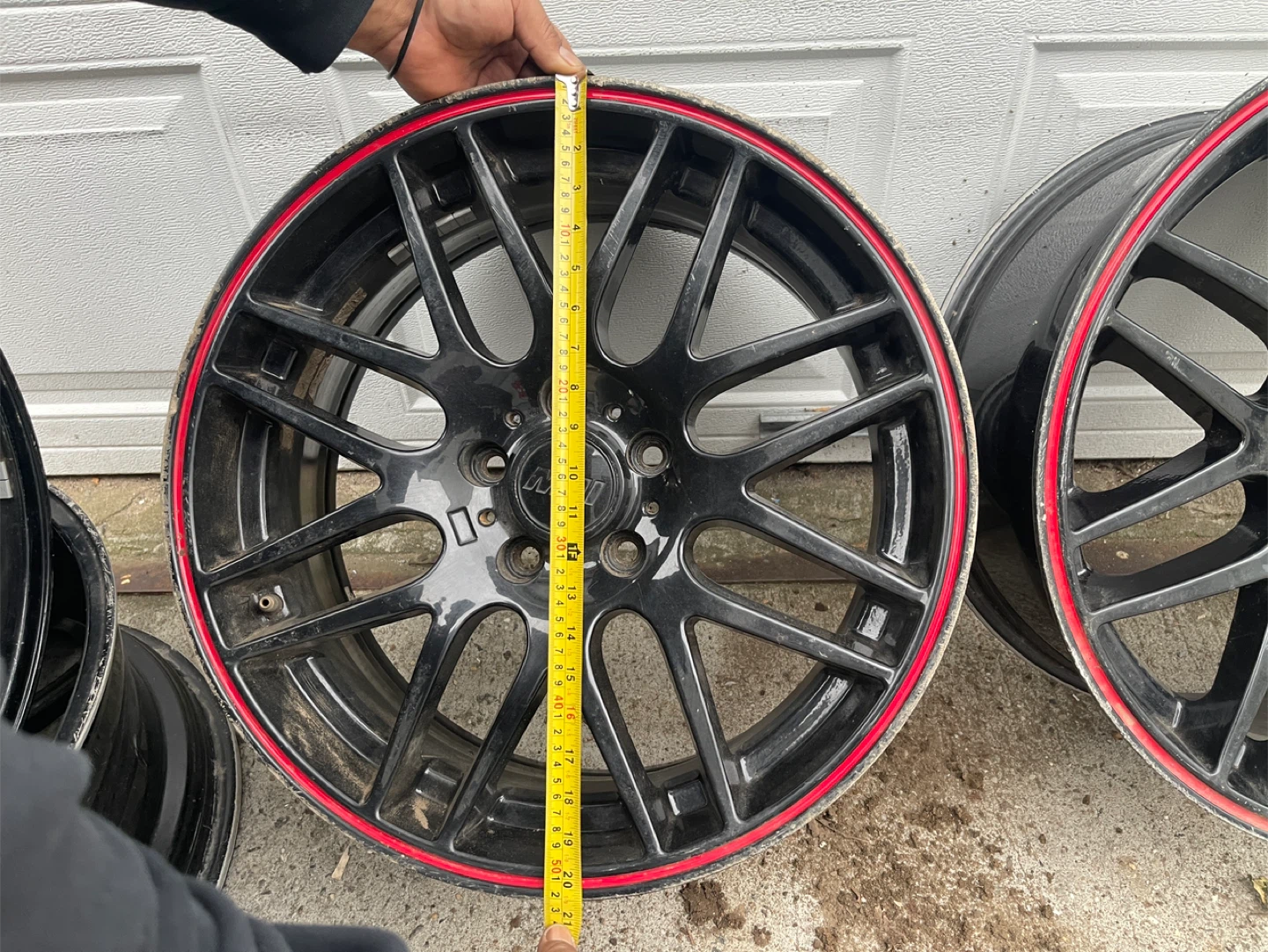 Set of 4 Black Rims - 20 inch - photo 3