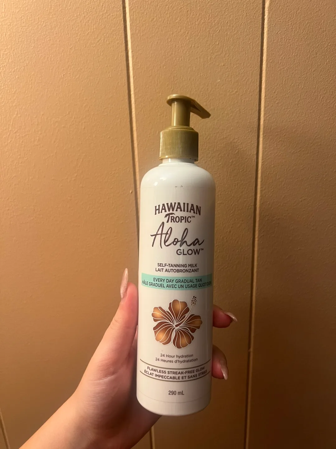 Hawaiian Tropic Aloha Glow Self-Tanning Milk 290 mL image indicator(9)