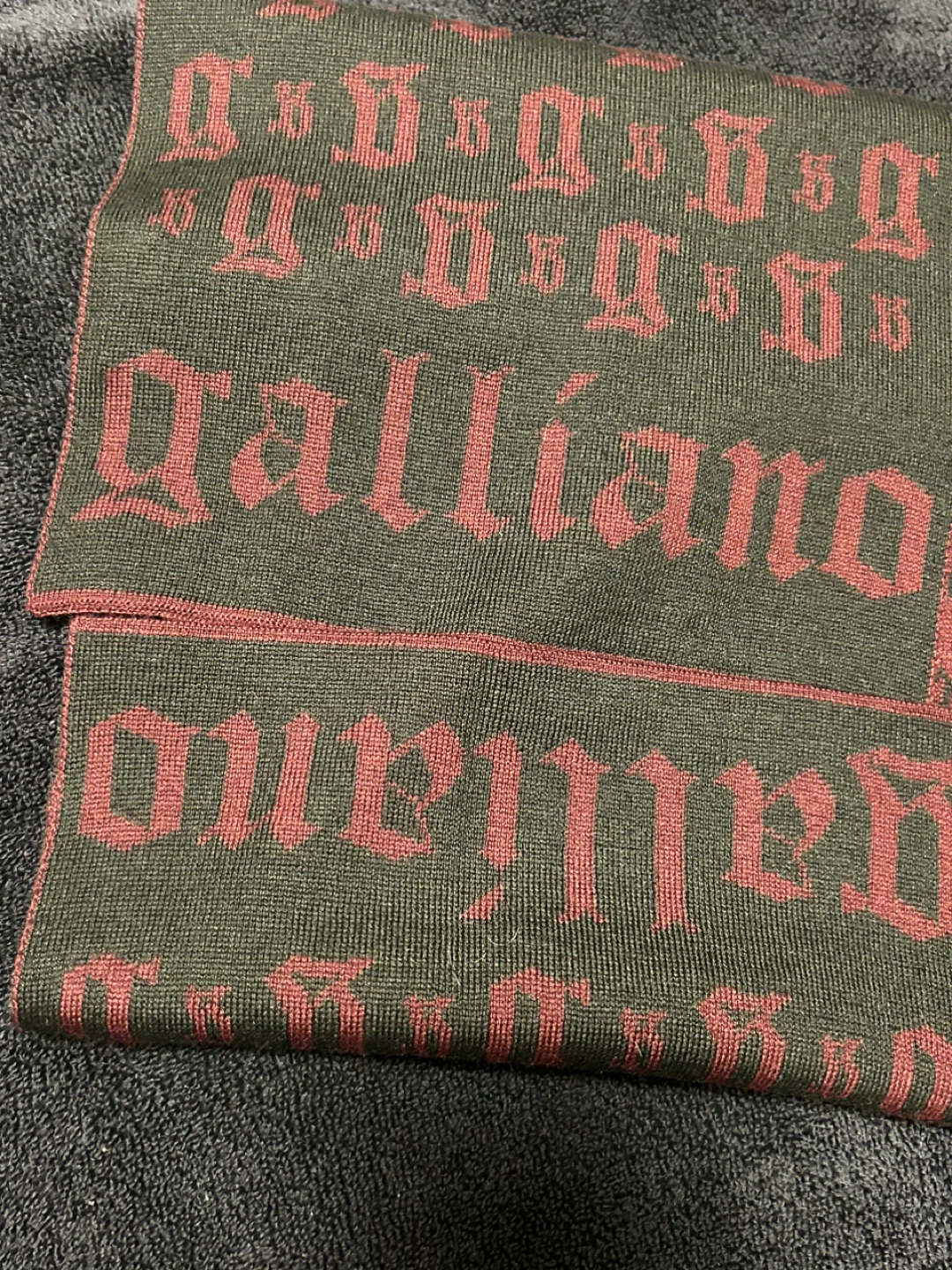 Galiano Scarf