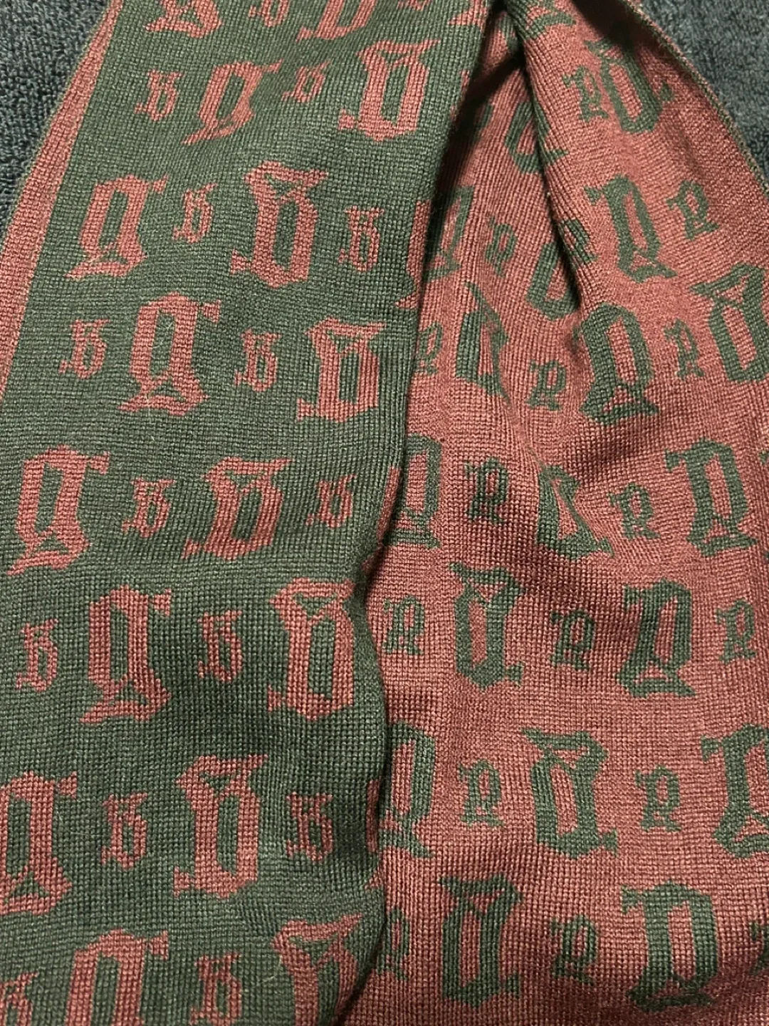 Galiano Scarf image indicator(3)