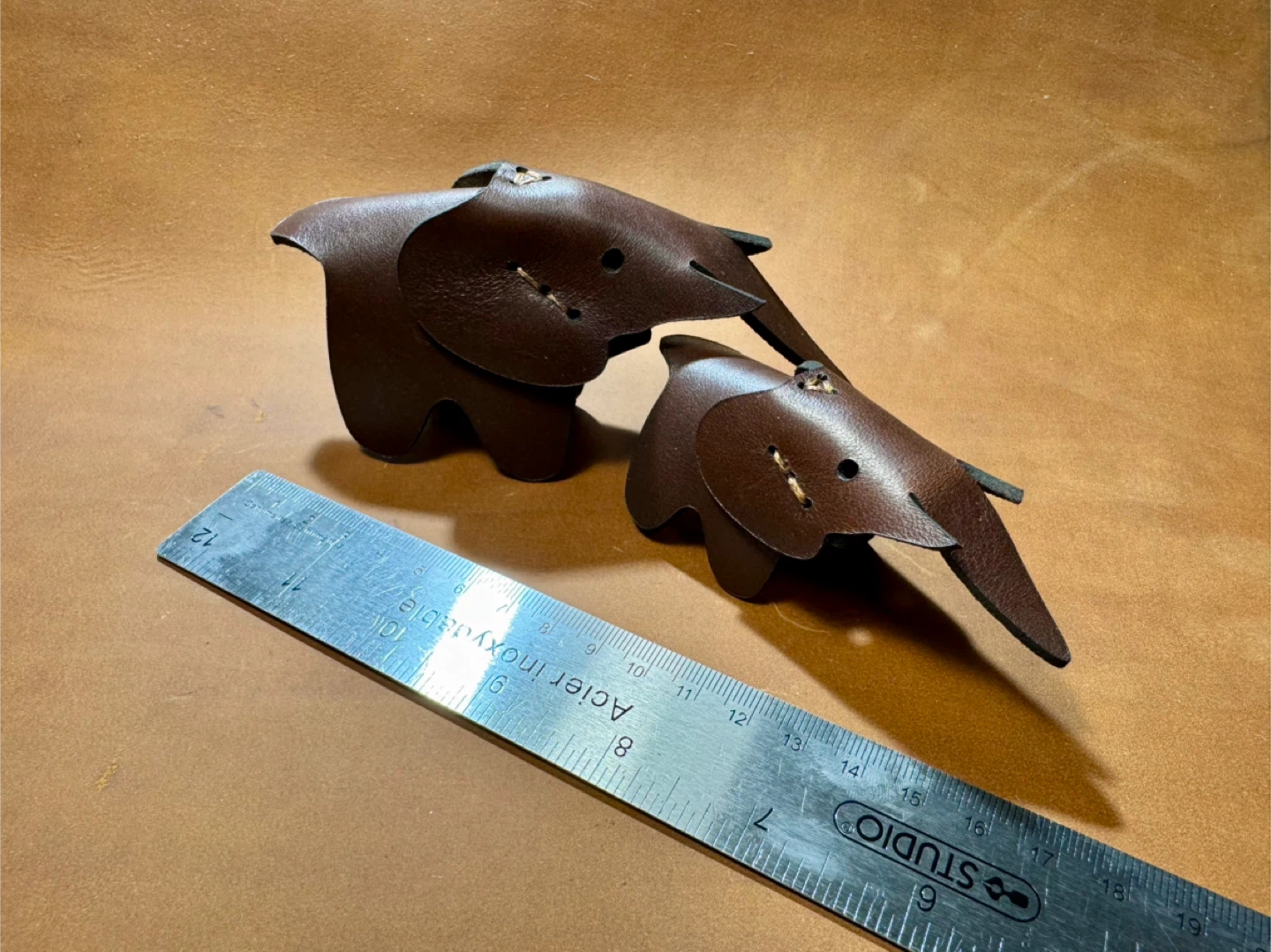 Leather Elephant Figurines - Set of 2 - photo 4
