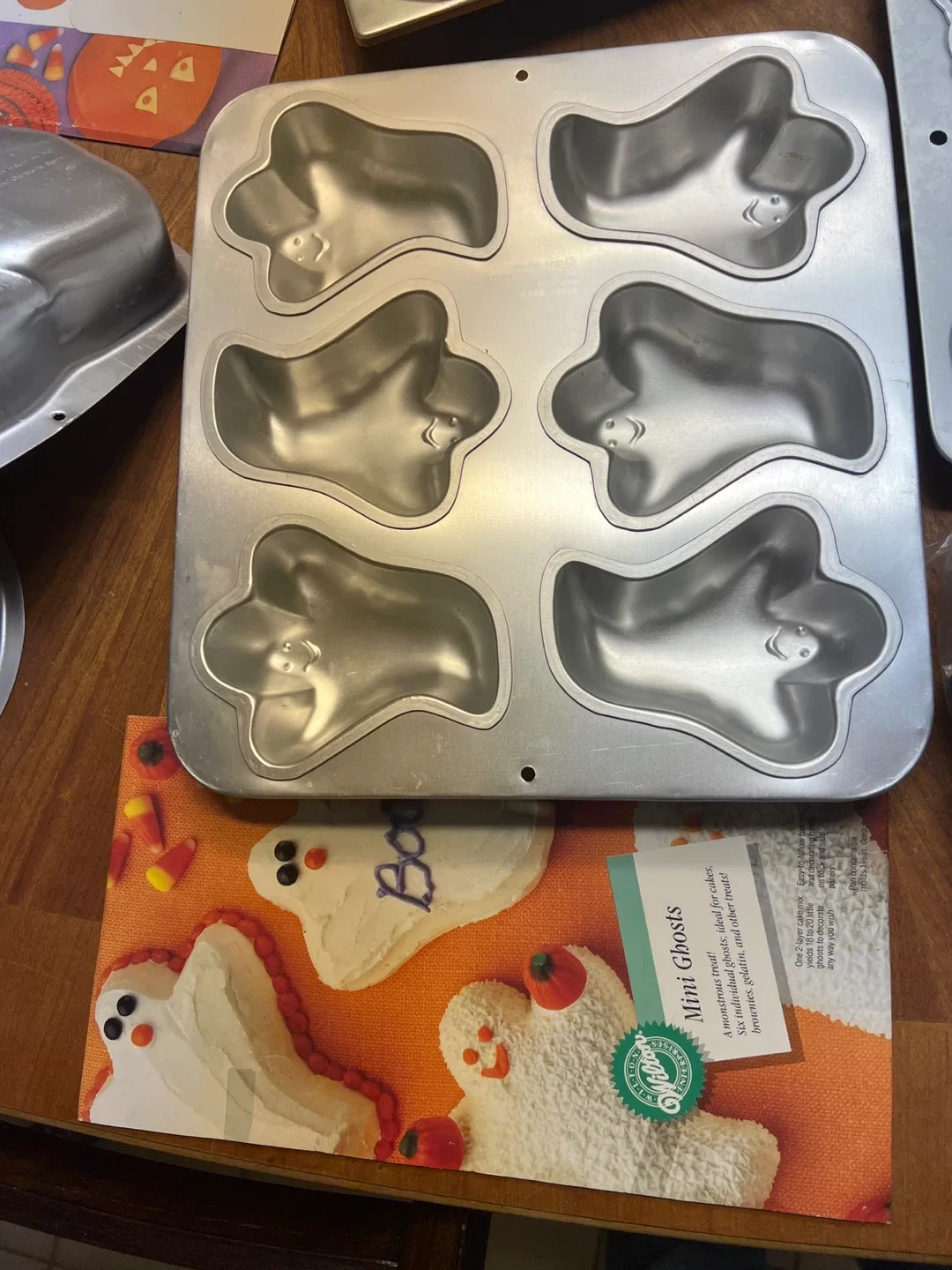 Halloween & Christmas Baking Pans image indicator(2)
