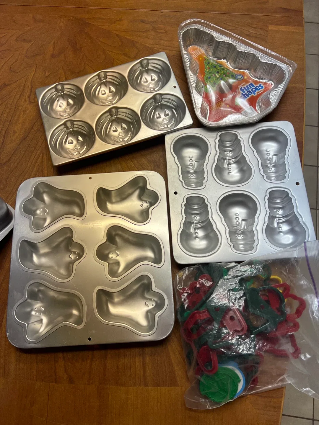 Halloween & Christmas Baking Pans