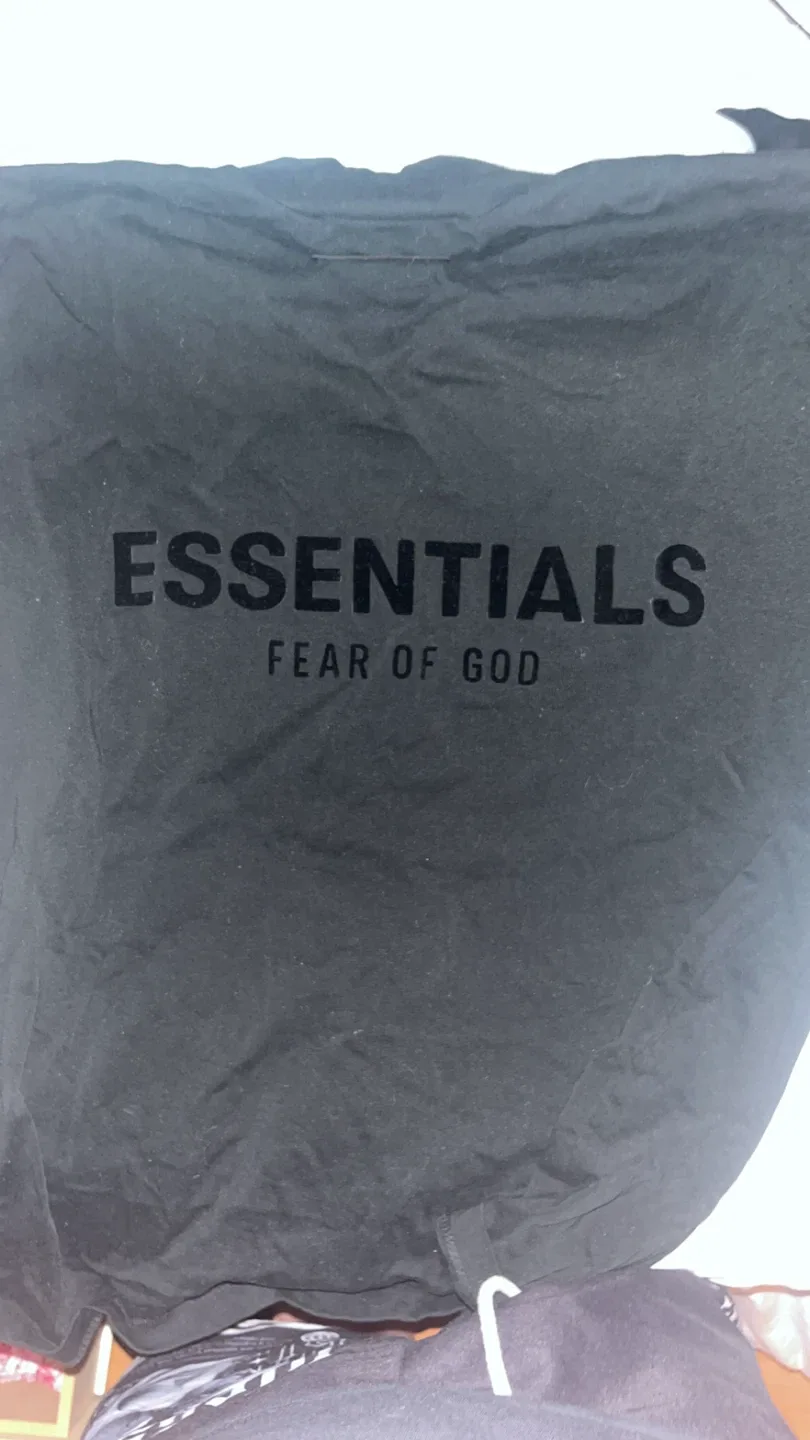Essentials Fear of God Black T-Shirt image indicator(2)