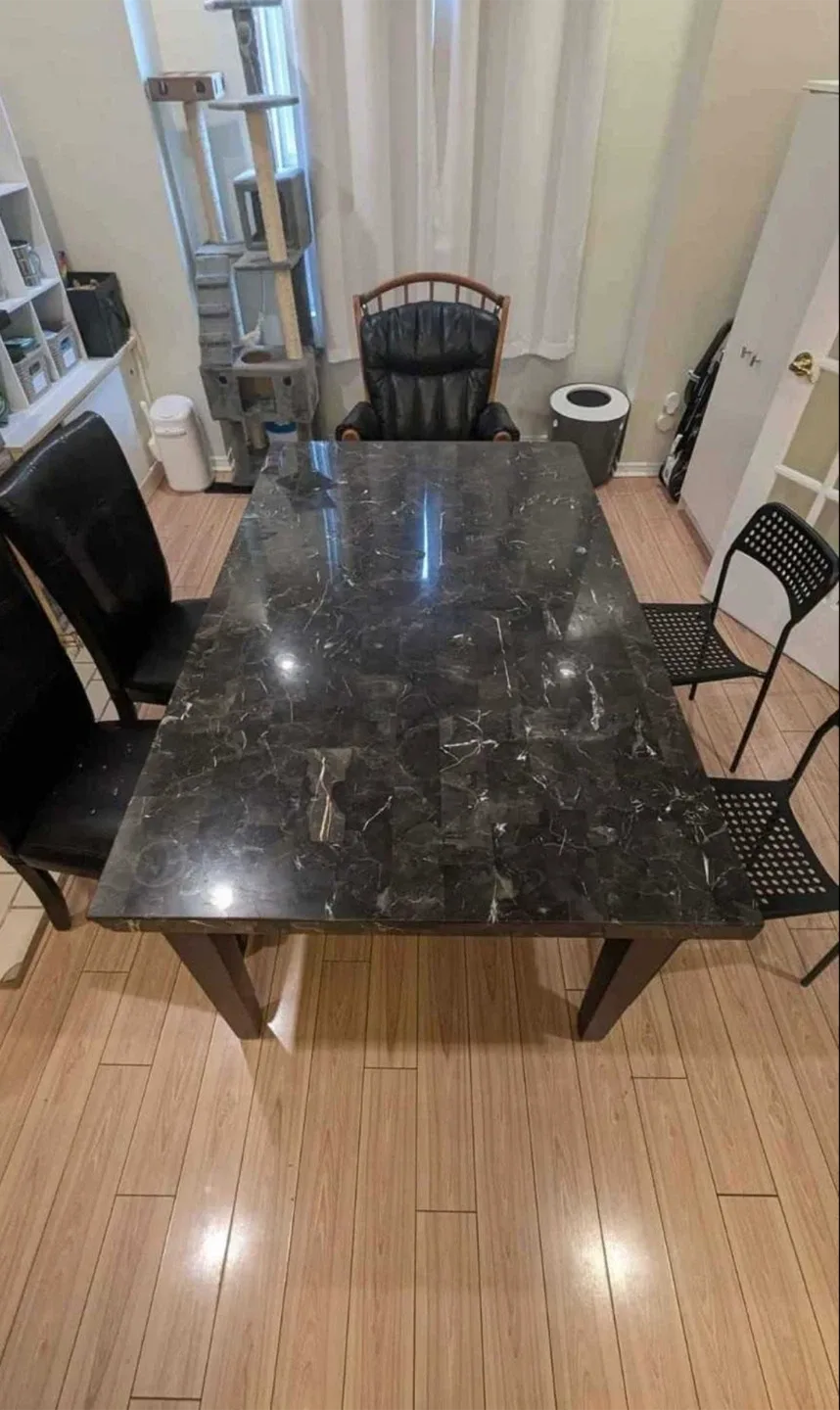 Marble Dining Table image indicator(2)