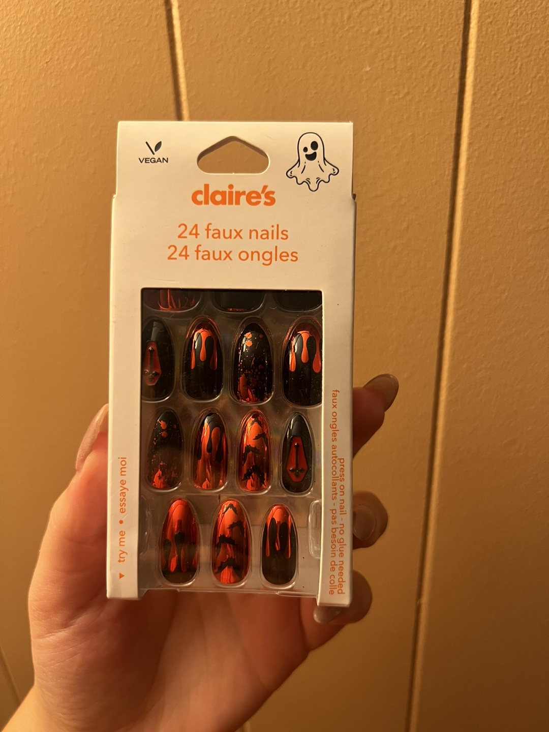 Claire's 24 Faux Nails - Halloween Theme