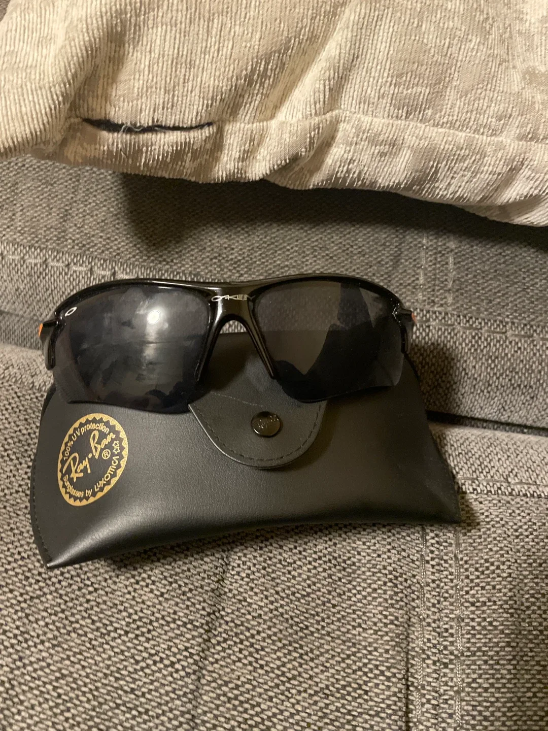 Oakley Flak Draft Sunglasses with Ray-Ban Case image indicator(4)