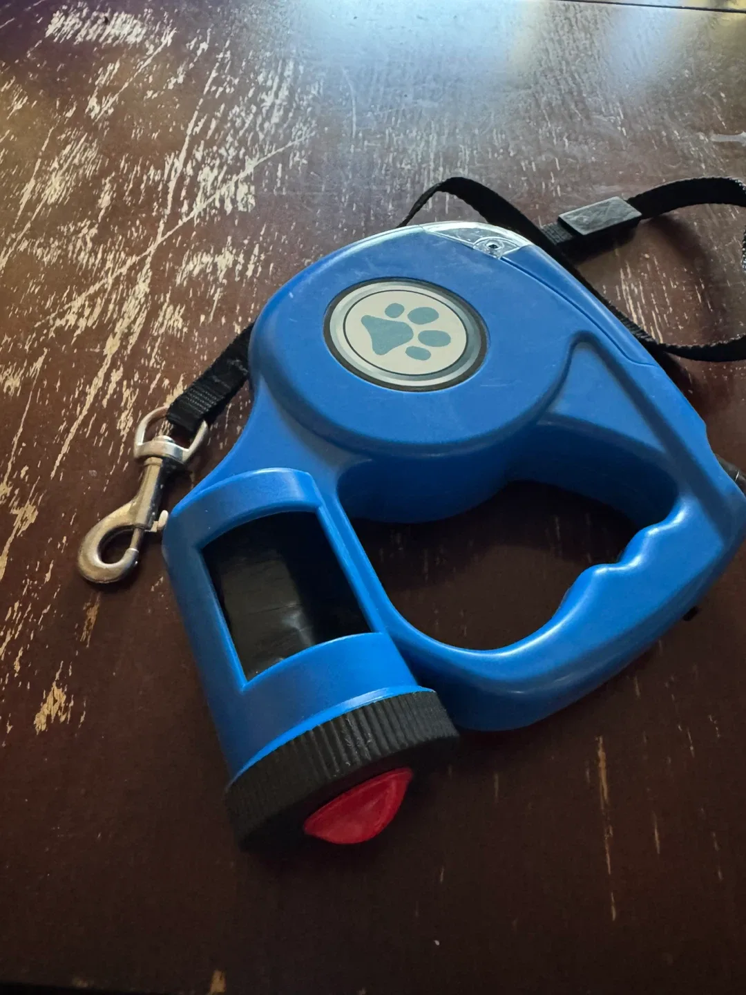 Retractable Dog Leash with Flashlight & Waste Bag image indicator(6)