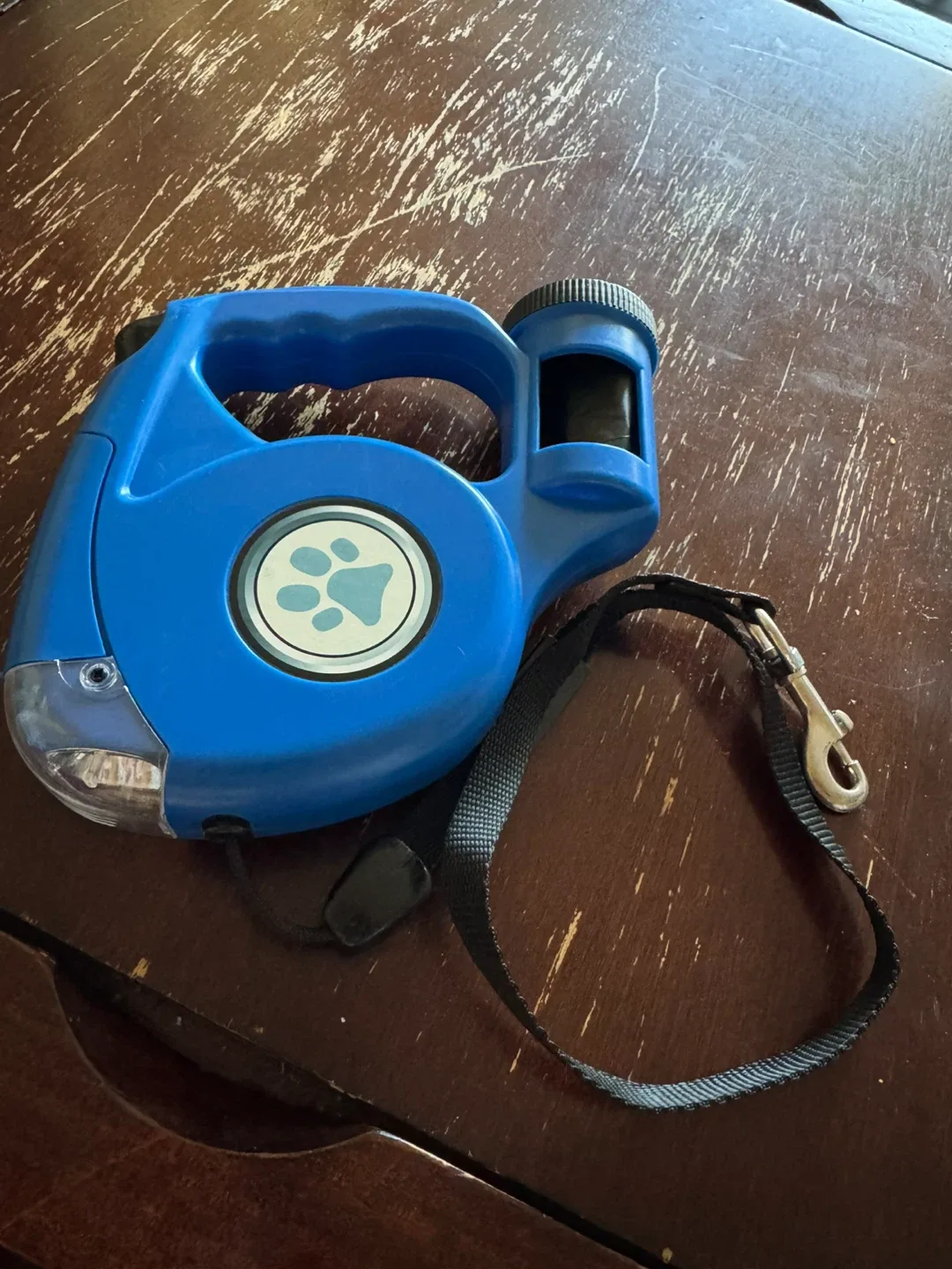 Retractable Dog Leash with Flashlight & Waste Bag image indicator(5)