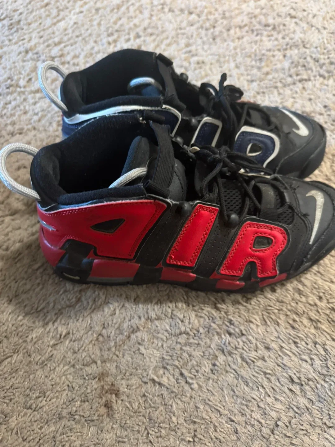 Nike Air More Uptempo Size 6.5Y image indicator(4)