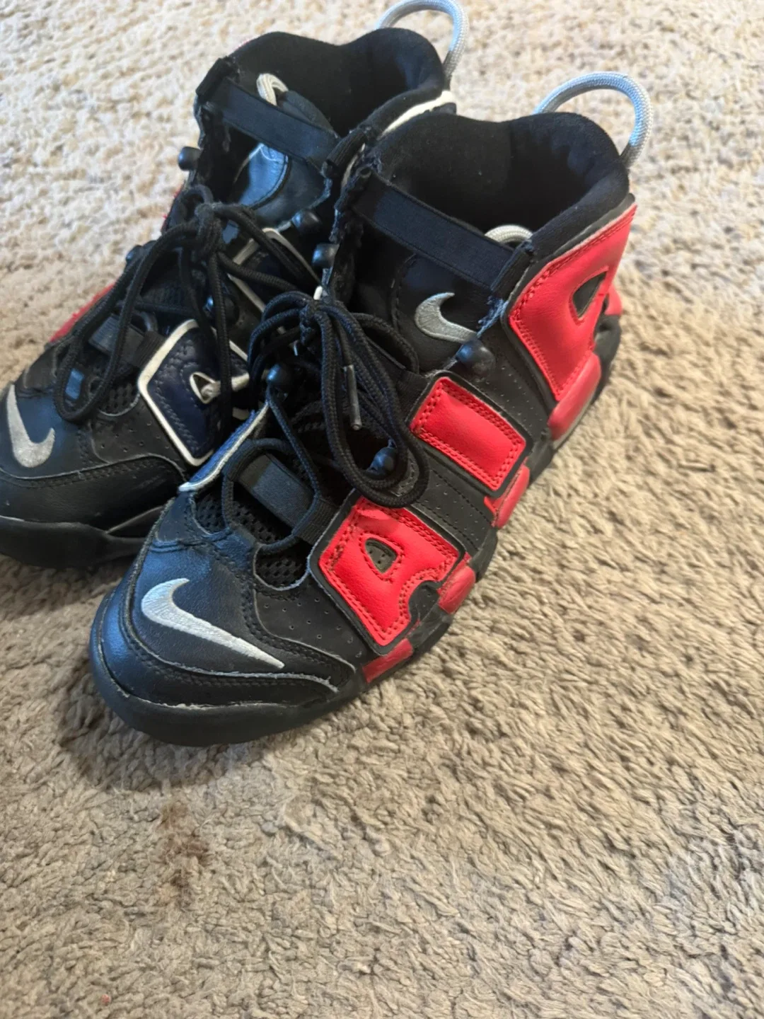 Nike Air More Uptempo Size 6.5Y image indicator(3)