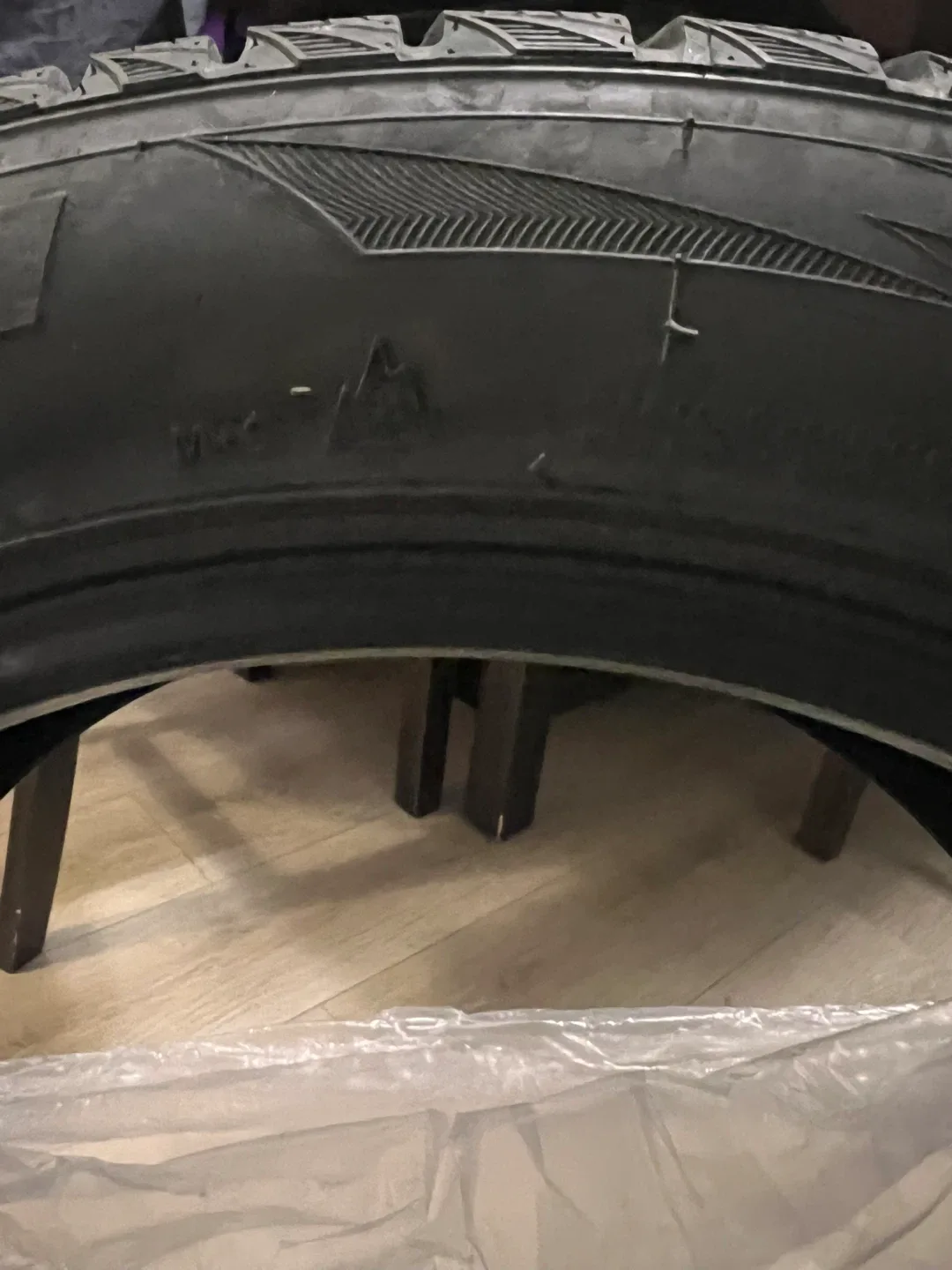 Ironman winter tire225/55R18 image indicator(4)