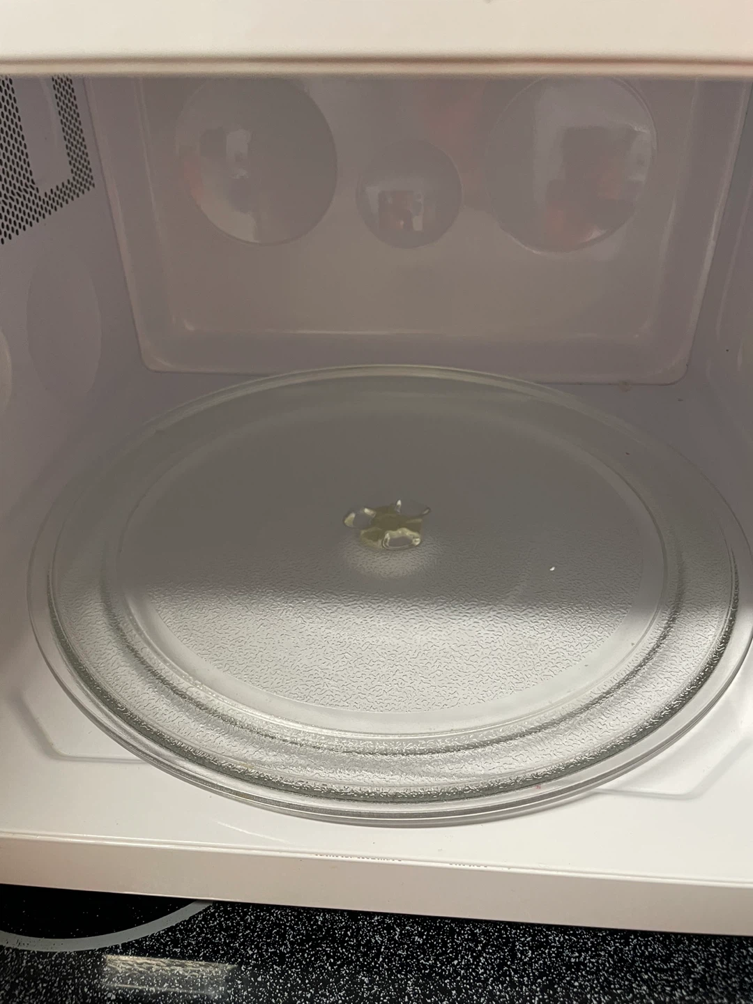 GE Turntable Microwave Oven - photo 5