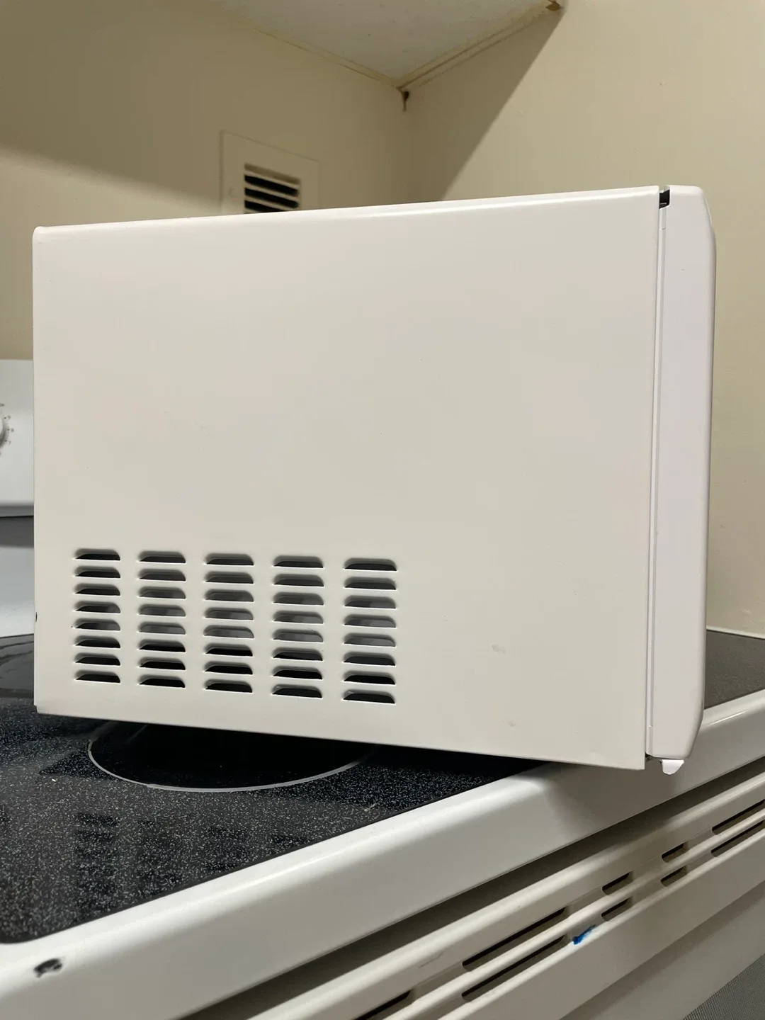 GE Turntable Microwave Oven image indicator(8)