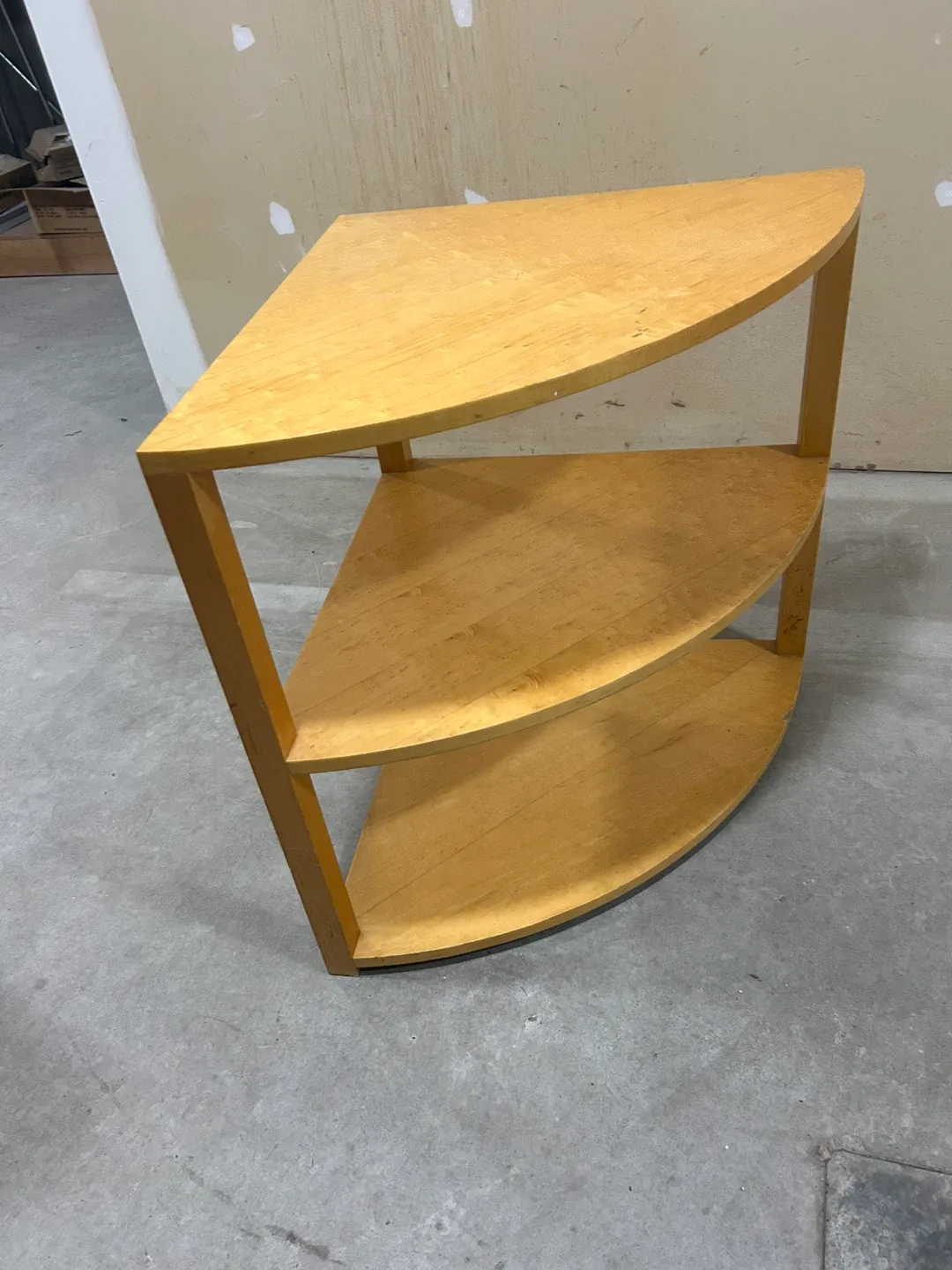 Corner Shelf - Light Wood