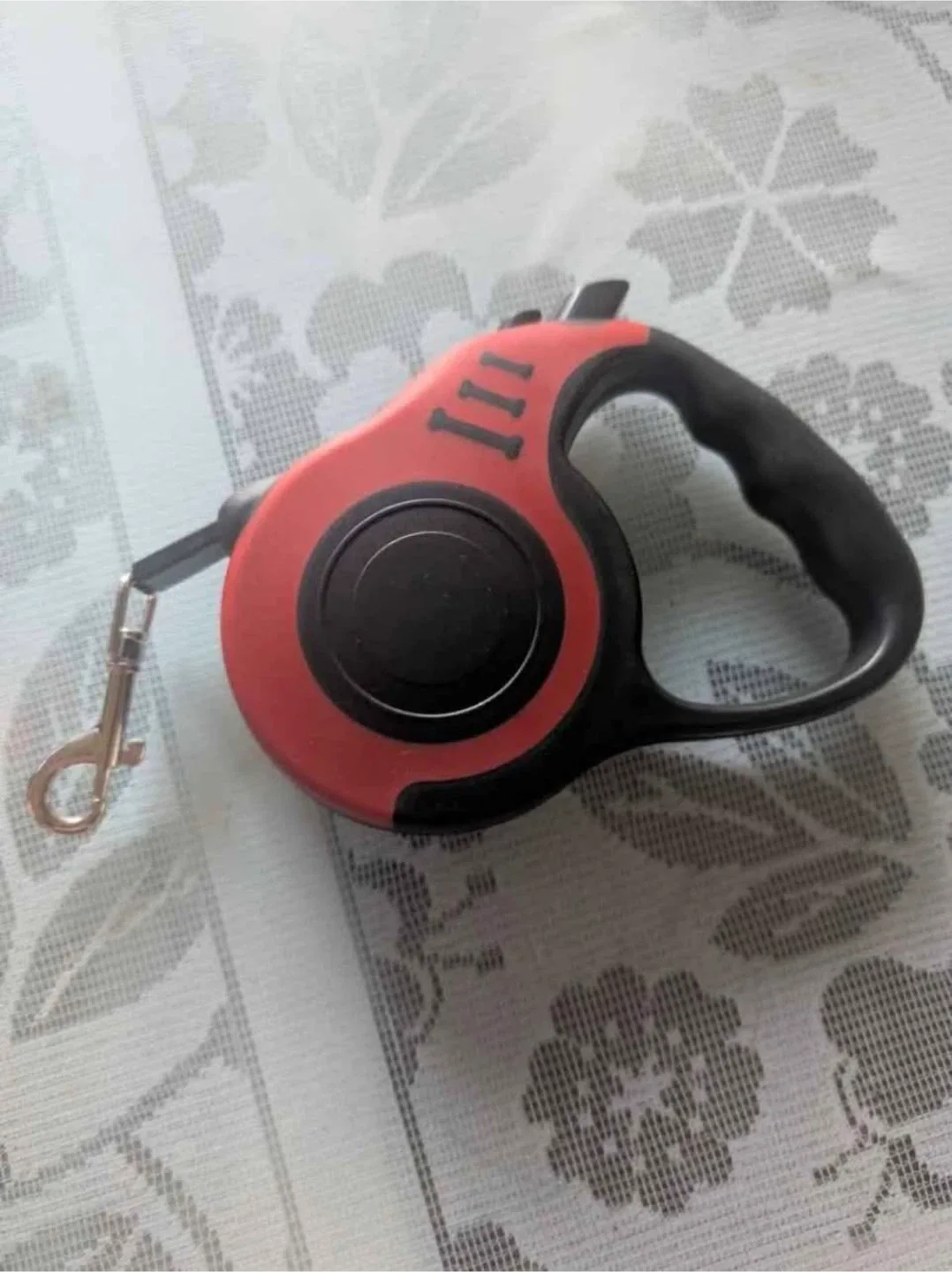 Red Retractable Dog Leash image indicator(2)