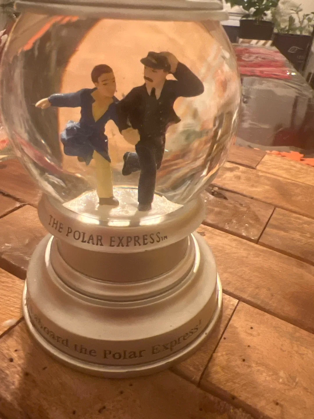 The Polar Express Snow Globe Lantern image indicator(2)