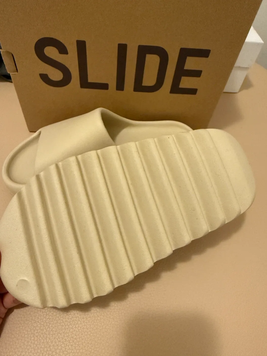 Adidas Yeezy Slide image indicator(2)