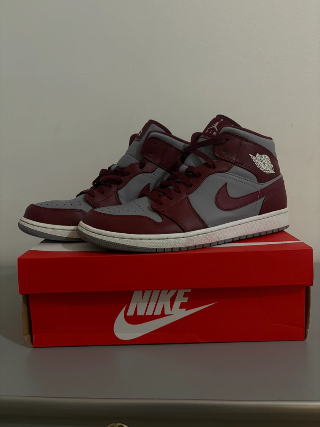 Nike Air Jordan 1 Mid Bordeaux/Grey